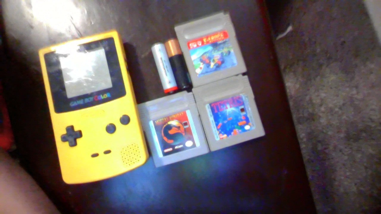 used game boy coler cleaned 3 games with batteries